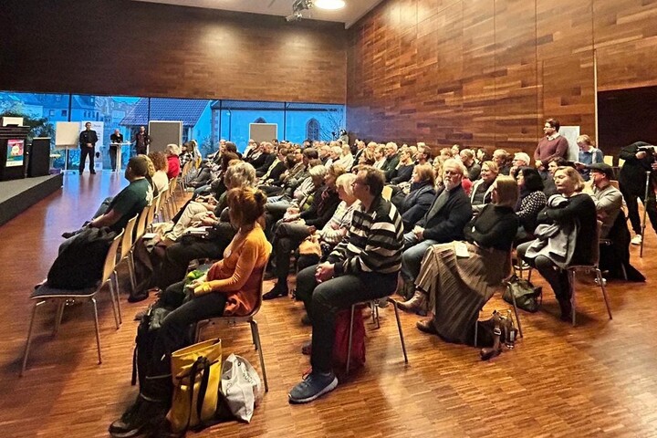Großes Interesse für die DGB/KAB-Veranstaltung Demokratie unter Druck (Foto: DGB)