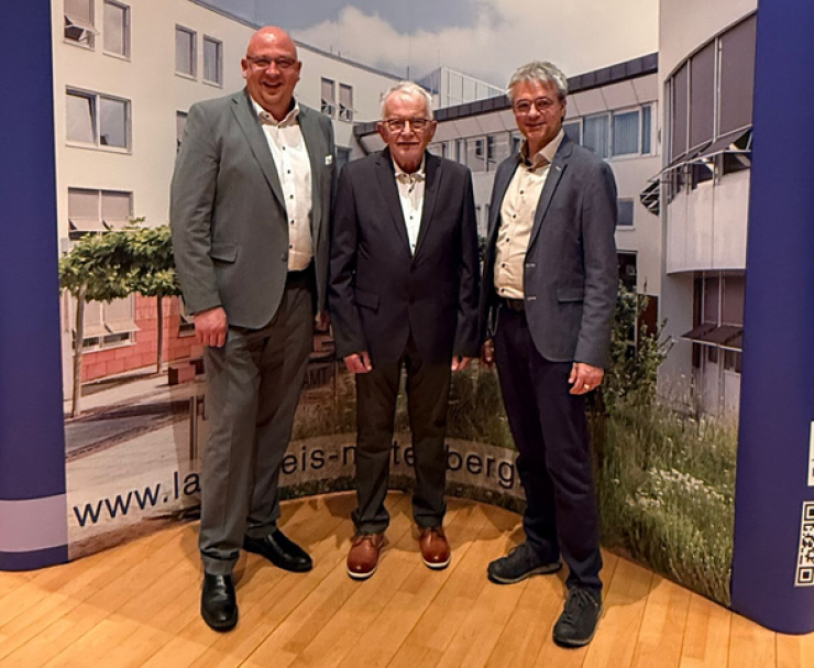 Bürgemeister Kai Hohmann, Ehrenpreisträger Reinhard Lattin, KAB-Bildungsreferent Joachim Schmitt